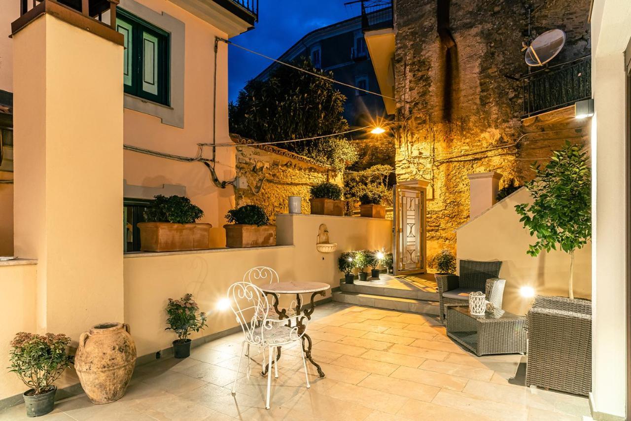 De Gulia Charme And Relax Bed and Breakfast Castellabate Εξωτερικό φωτογραφία