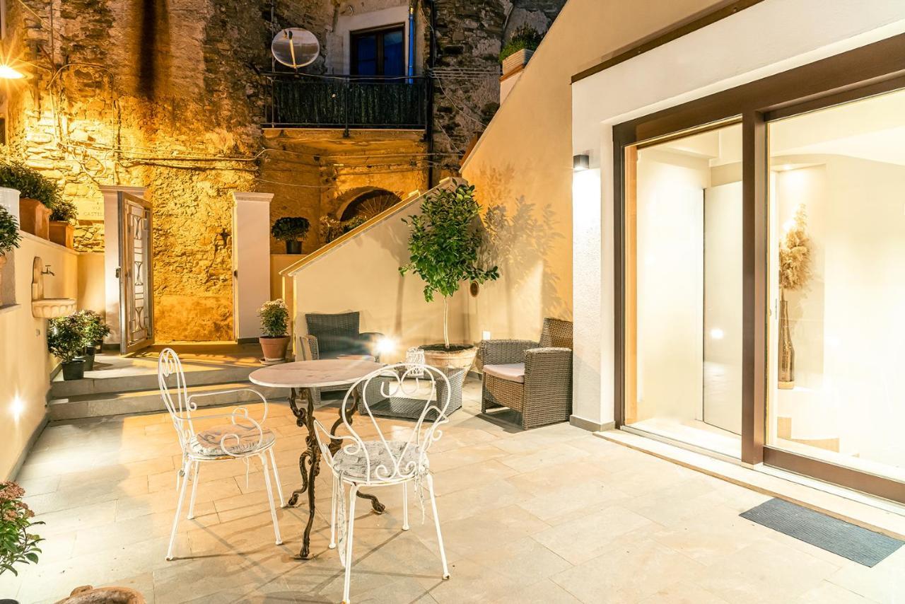 De Gulia Charme And Relax Bed and Breakfast Castellabate Εξωτερικό φωτογραφία