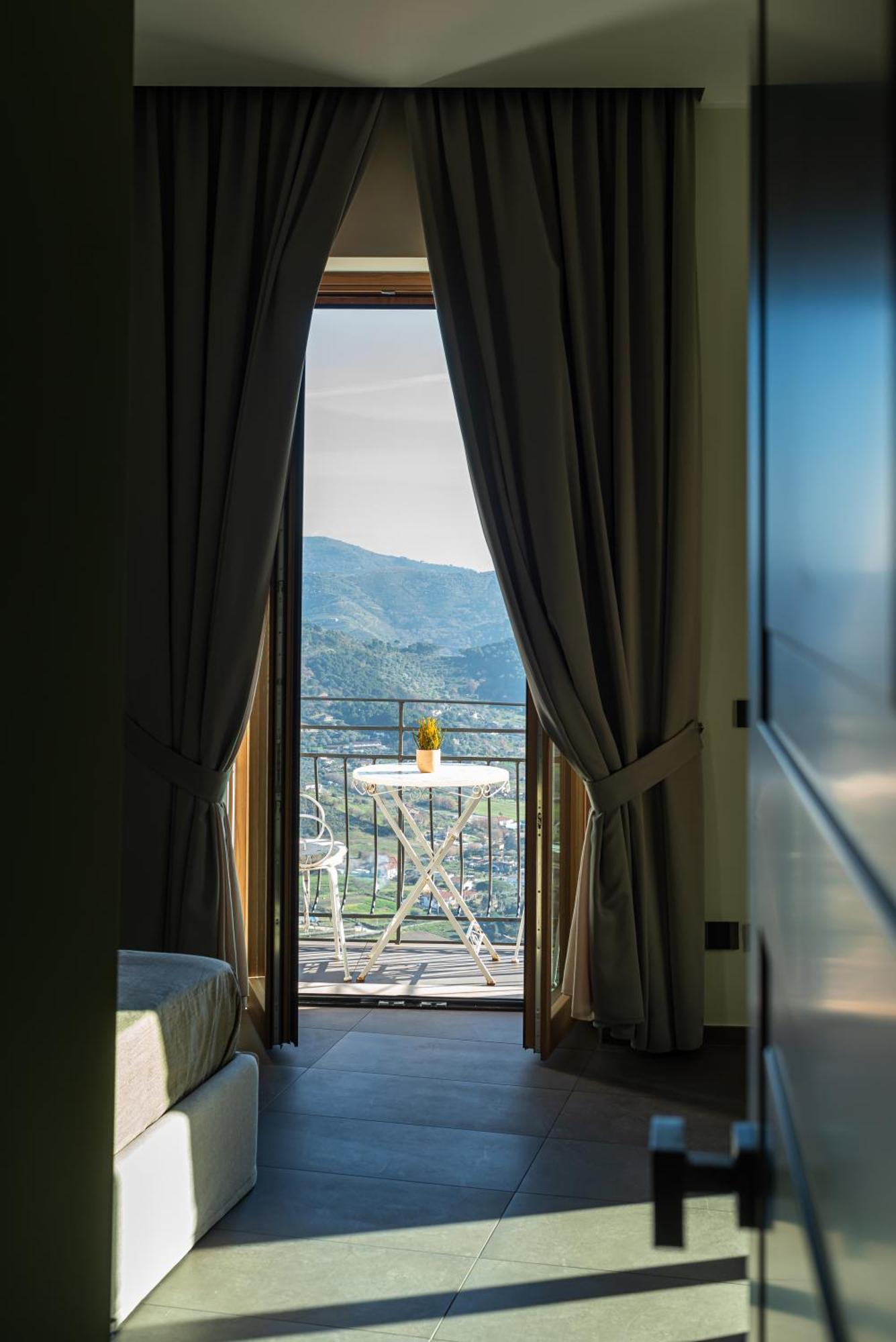 De Gulia Charme And Relax Bed and Breakfast Castellabate Δωμάτιο φωτογραφία